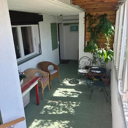 Apartment Dans *