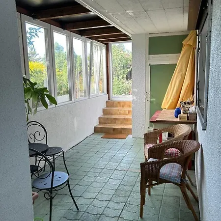 Apartment Dans *